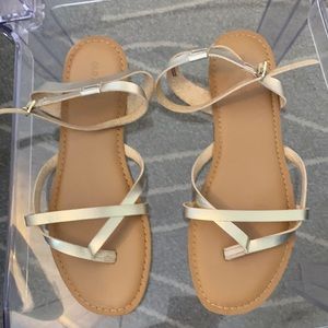 💕Gold sandals // Excellent Condition!